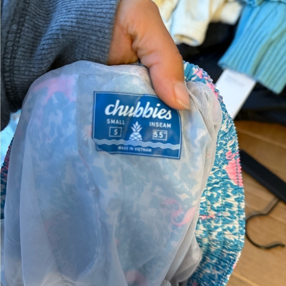 Chubbies Domingo’s are for Flamingos Classic Swim Shorts - Picture 3 of 5